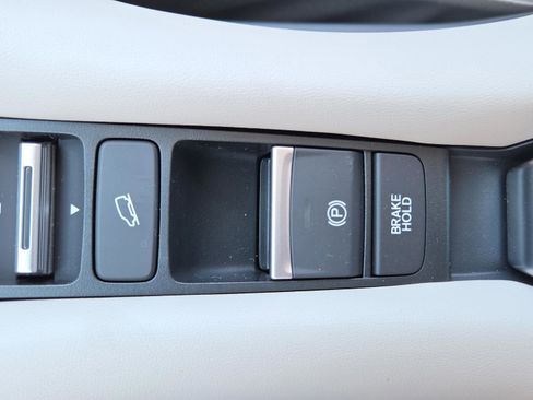 New 2026 Honda HR-V LX image 32