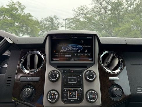 Used 2015 Ford F250 Platinum AWD/4WD image 17