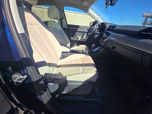 Used 2024 Audi Q3 2.0T Premium image 11