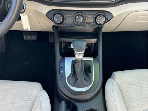 Used 2022 Kia Forte LXS w/ LXS Technology Package image 18