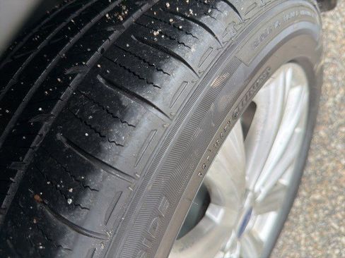 Used 2018 Ford Escape Titanium w/ Ford Safe & Smart Package image 9