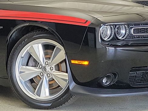 Used 2019 Dodge Challenger R/T image 3