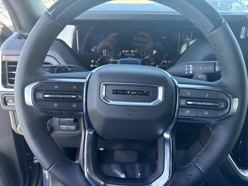 New 2026 GMC Yukon XL Denali w/ Denali Reserve Package AWD/4WD image 24