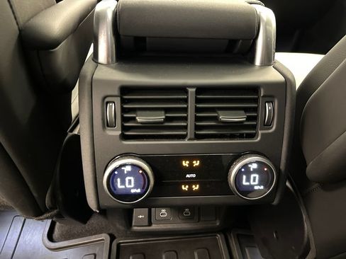 Used 2025 Land Rover Discovery S AWD/4WD image 20