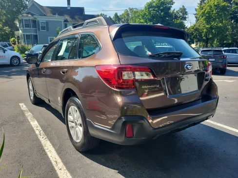 Used 2019 Subaru Outback 2.5i AWD/4WD image 6