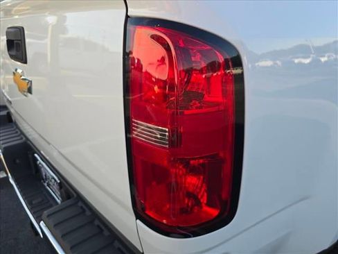 Used 2017 Chevrolet Colorado W/T RWD image 26