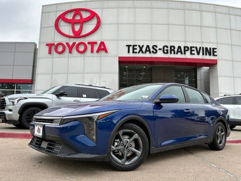Used 2025 Kia K4 FWD image 2