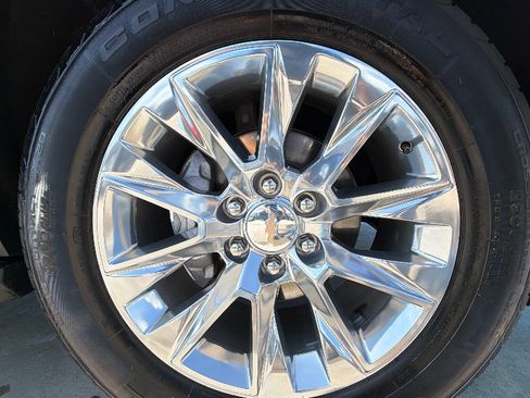 Certified 2025 Chevrolet Suburban Premier RWD image 39