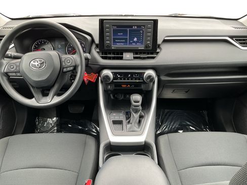 Used 2021 Toyota RAV4 LE FWD image 10