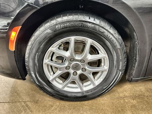 Used 2023 Chrysler Pacifica Touring-L FWD image 31