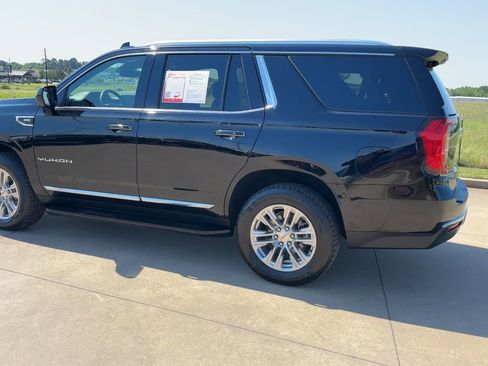 Used 2024 GMC Yukon SLT AWD/4WD image 7