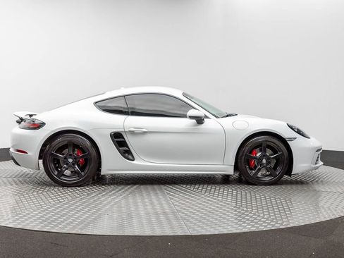 Used 2018 Porsche 718 Cayman image 9