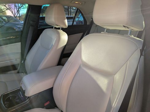 Used 2015 Chrysler 300 Limited w/ Driver Convenience Group image 11