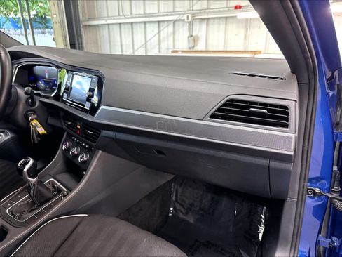 Used 2024 Volkswagen Jetta Sport FWD image 27