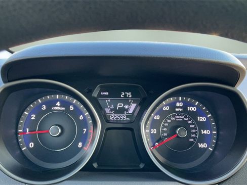 Used 2015 Hyundai Elantra SE image 19
