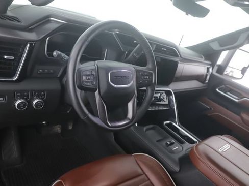 Used 2025 GMC Sierra 2500 Denali Ultimate AWD/4WD image 18