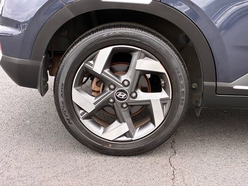 Used 2021 Hyundai Venue FWD image 47