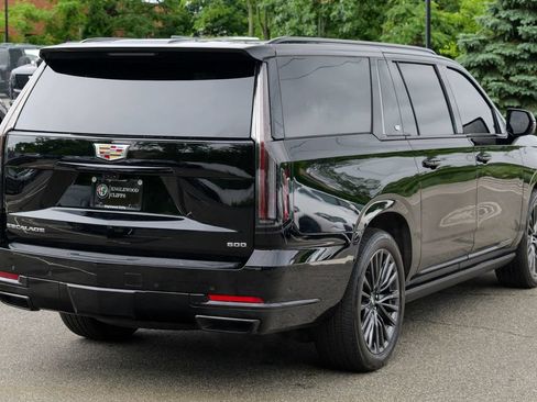 Used 2025 Cadillac Escalade ESV Sport Platinum AWD/4WD image 7