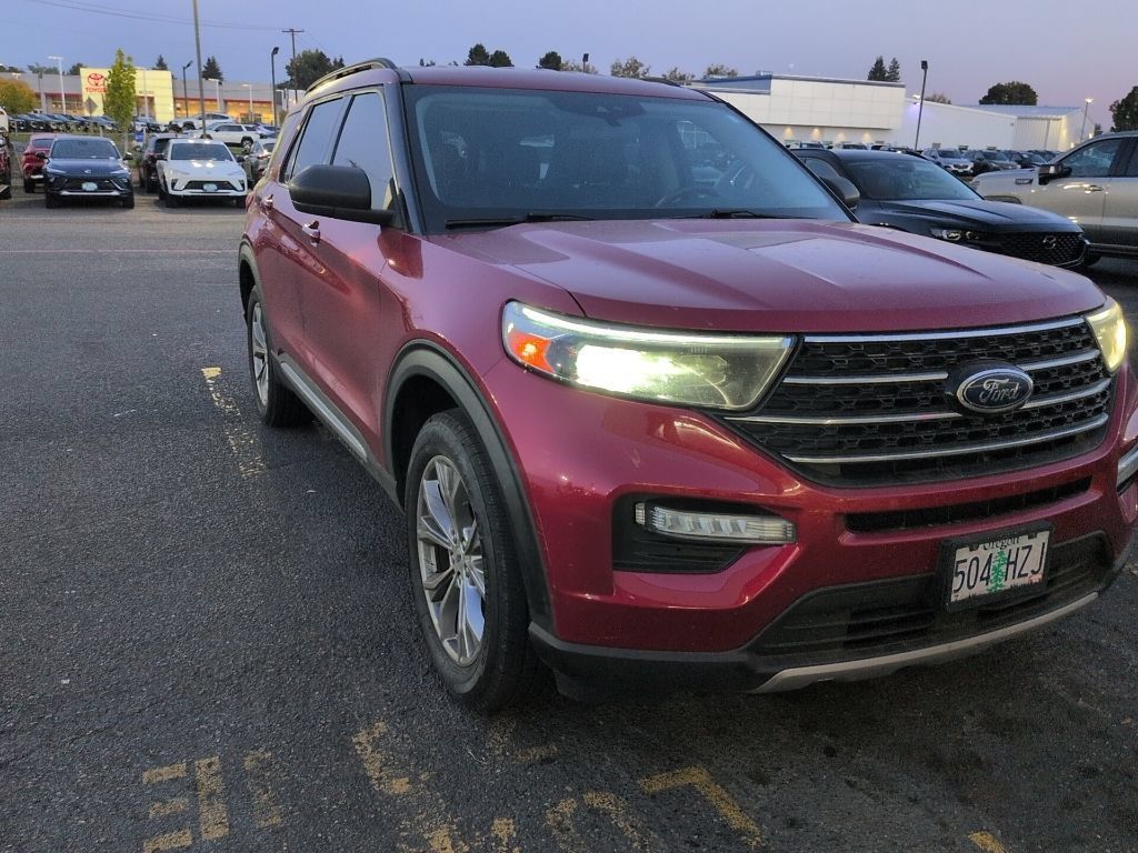 Used 2021 Ford Explorer XLT w/ Equipment Group 202A AWD/4WD image 1