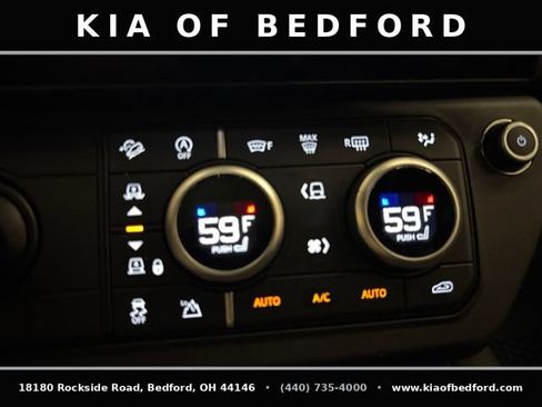 Used 2026 Land Rover Defender 110 X-Dynamic SE AWD/4WD image 22