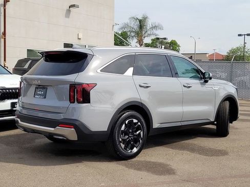 New 2026 Kia Sorento S image 5