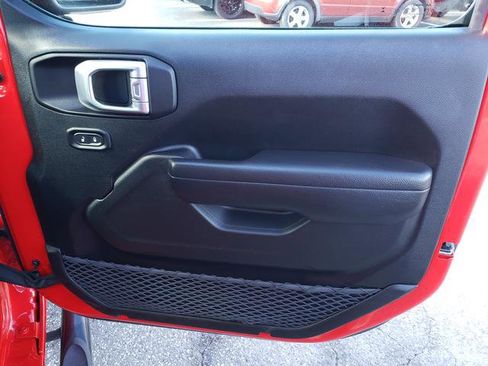 Used 2023 Jeep Gladiator Sport image 16