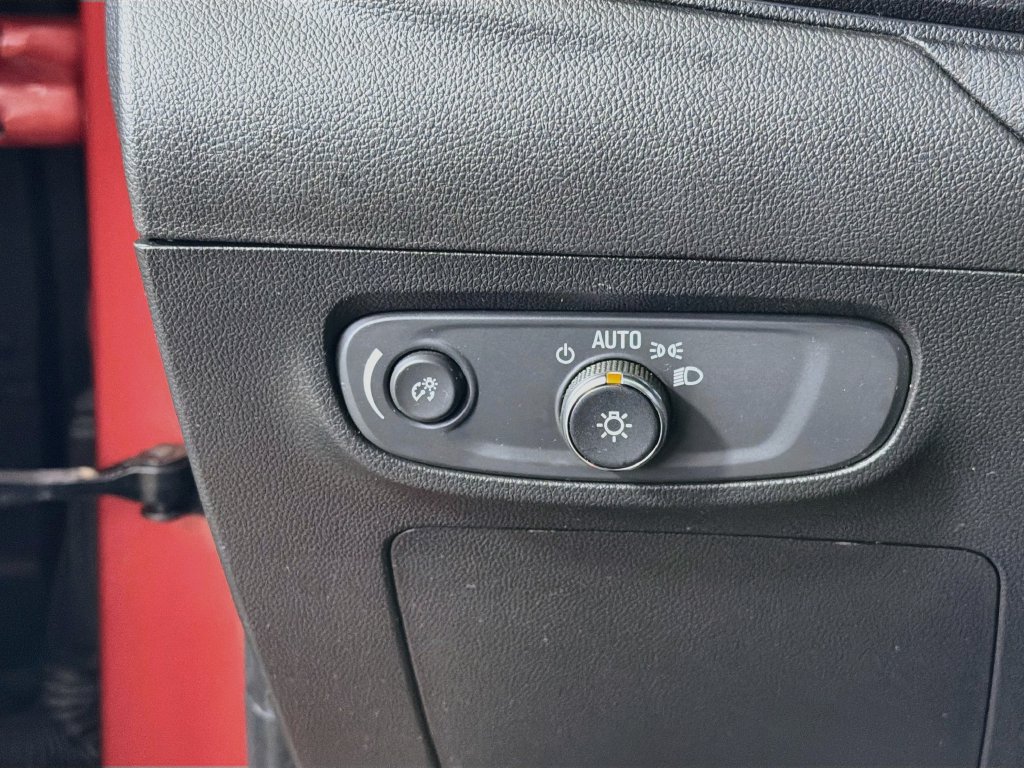 Used 2024 Buick Encore GX Preferred AWD/4WD image 12