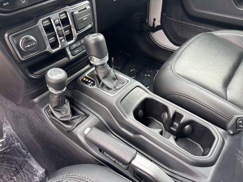 Certified 2021 Jeep Wrangler Unlimited Sahara AWD/4WD image 24