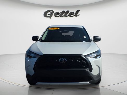 Used 2024 Toyota Corolla Cross L FWD image 2