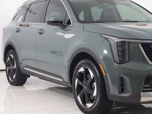 Used 2025 Kia Sorento EX image 41