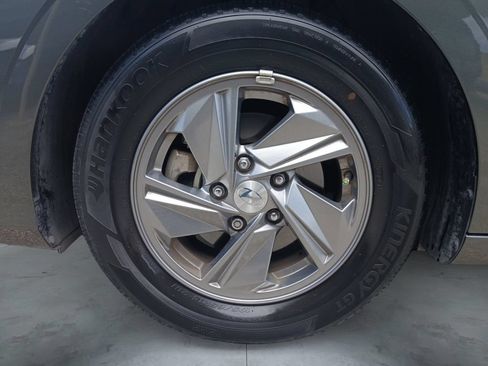 Used 2024 Hyundai Elantra SE FWD image 14