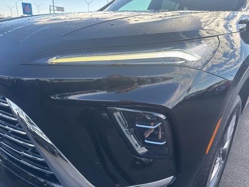 Used 2025 Buick Enclave Preferred image 24