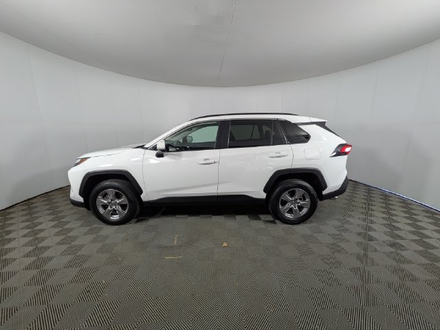 Used 2025 Toyota RAV4 XLE FWD image 15