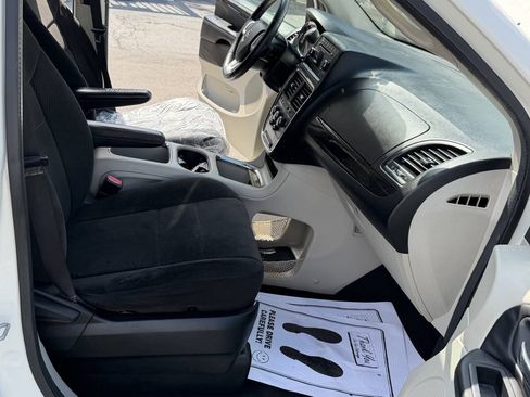 Used 2013 Dodge Grand Caravan SXT w/ UConnect Hands-Free Group FWD image 15