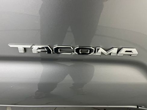 Used 2020 Toyota Tacoma TRD Sport w/ TRD Premium Sport Package AWD/4WD image 51