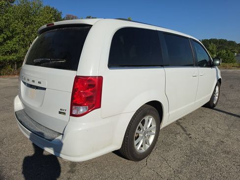 Used 2019 Dodge Grand Caravan SXT FWD image 6