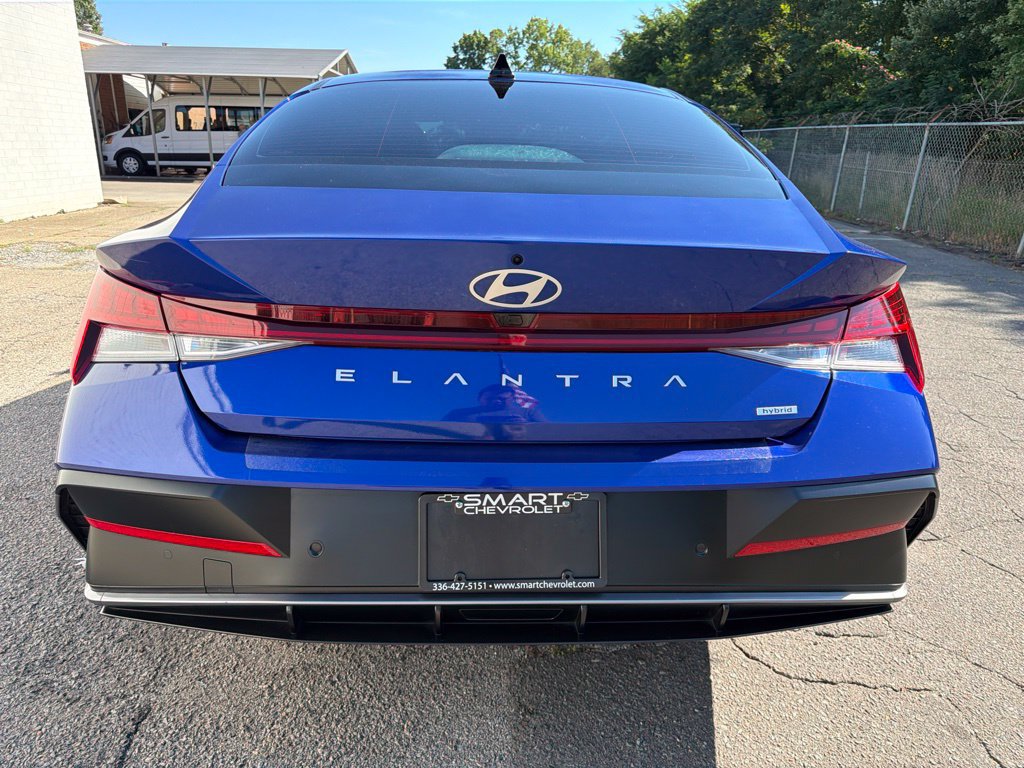 Used 2024 Hyundai Elantra Limited FWD image 3