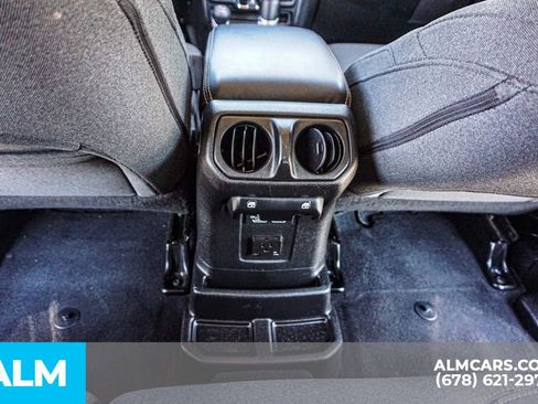 Used 2024 Jeep Wrangler Unlimited Sahara image 31