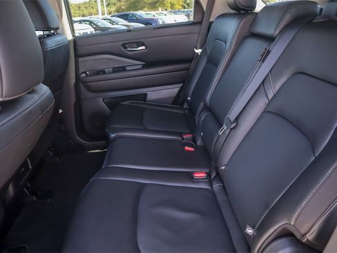 Used 2023 Nissan Pathfinder SL w/ Lighting Package (N92) image 23