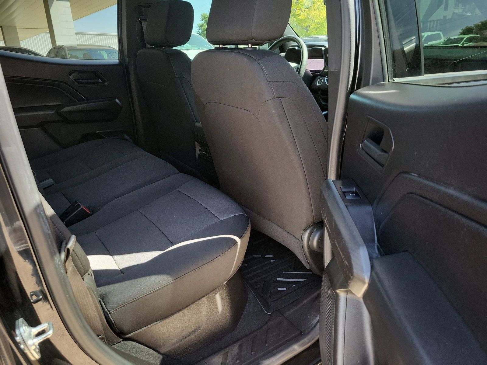 Used 2025 Chevrolet Colorado Trail Boss AWD/4WD image 26