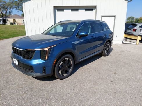 New 2025 Kia Sorento EX w/ EX Panoramic Sunroof Package image 6