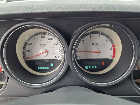 Used 2009 Dodge Challenger R/T RWD image 16