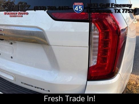 Used 2021 GMC Yukon XL Denali w/ LPO, Illumination Package image 9