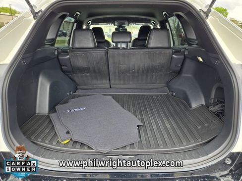 Used 2022 Toyota RAV4 SE image 16