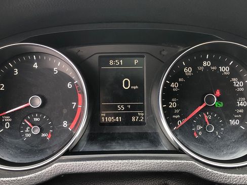Used 2018 Volkswagen Passat 3.6 FWD image 31