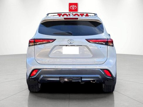 New 2026 Toyota Highlander Limited AWD/4WD image 4