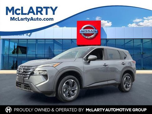 Used 2025 Nissan Rogue SV FWD image 1