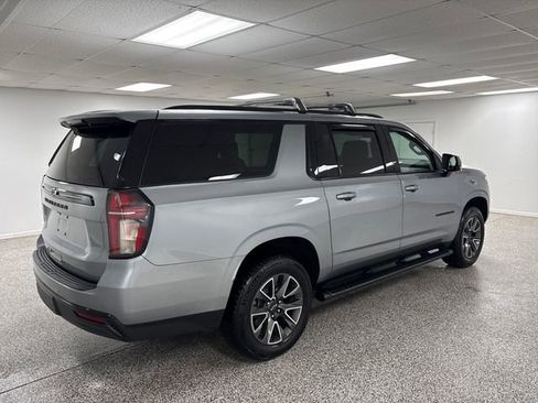 Used 2023 Chevrolet Suburban Z71 w/ Luxury Package image 8