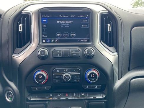 Used 2022 Chevrolet Silverado 1500 LT image 24