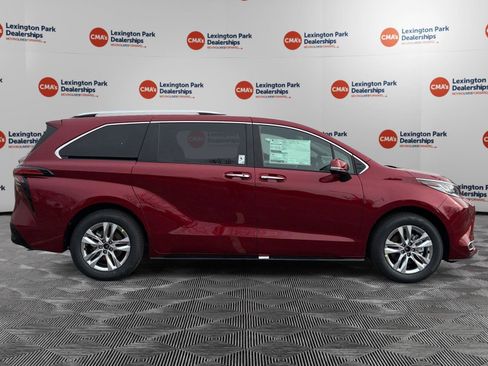 New 2026 Toyota Sienna Limited image 8